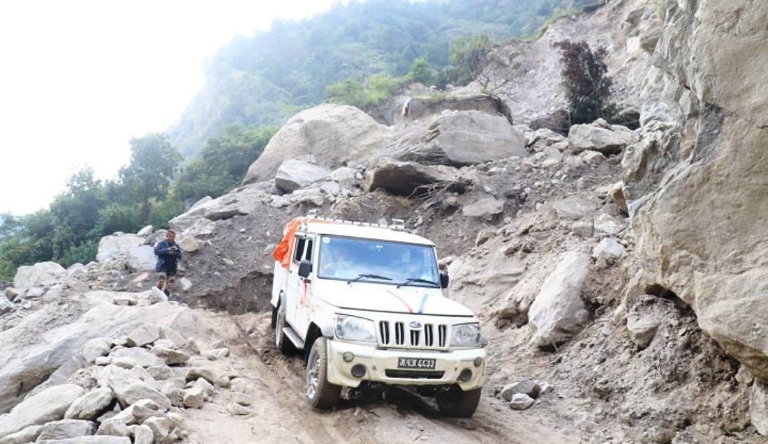  न हिउँद, न वर्षामा सुरक्षित छ मनाङको सडक